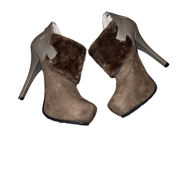 Guess Taupe Heel Booties Size 7.5 - Picture 3 of 5